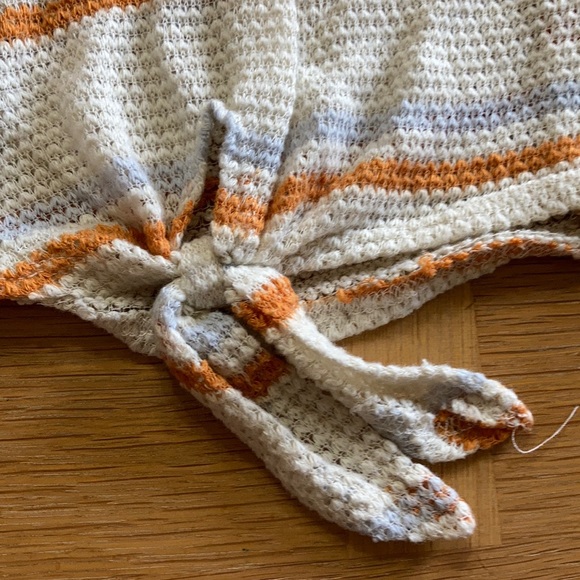 #LOVEWINS CROPPED TOP KNIT TIE T-SHIRT - Picture 5 of 5